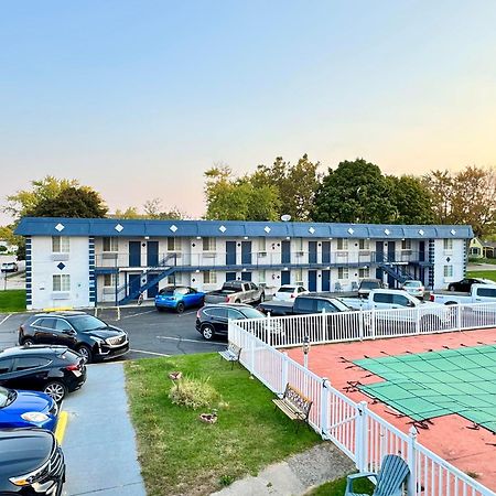 Rodeway Inn Saint Joseph Bagian luar foto