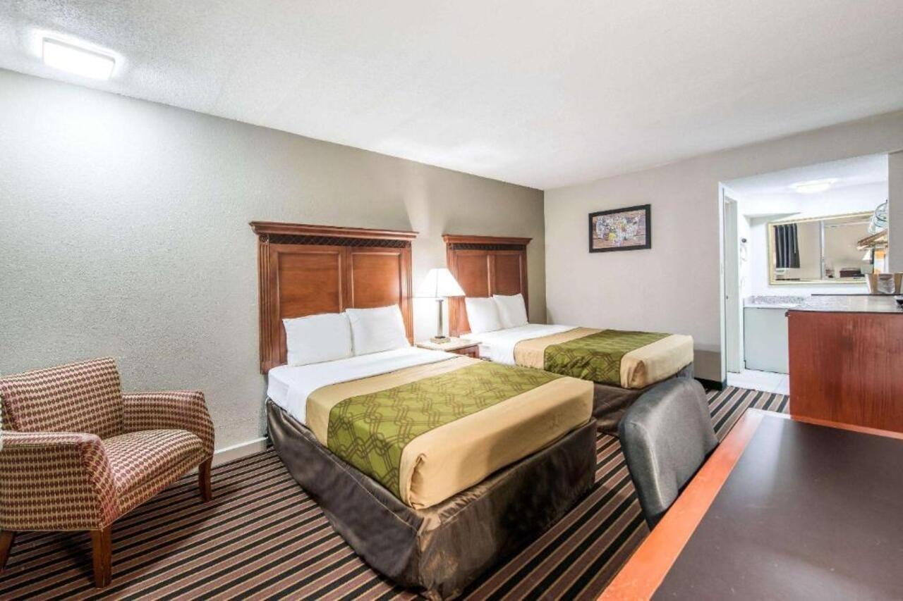 Rodeway Inn Saint Joseph Bagian luar foto