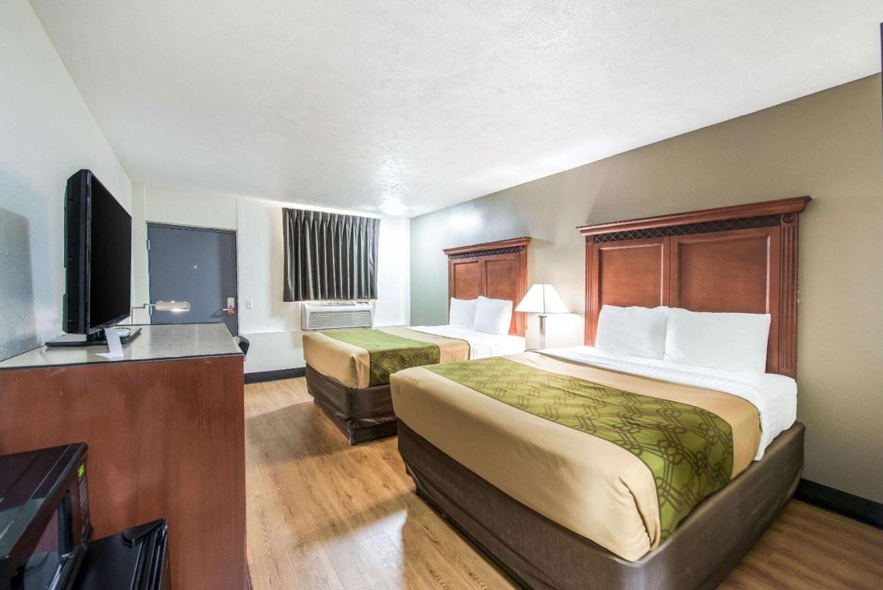 Rodeway Inn Saint Joseph Bagian luar foto